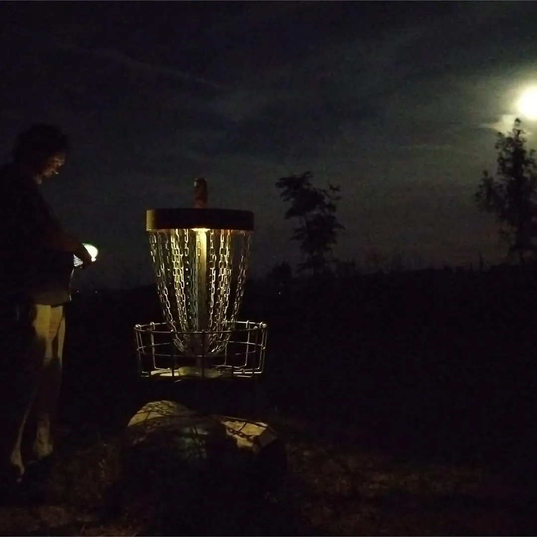Cesta illuminata di notte alle Ginestre di Oriolo